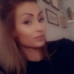 Meet your Posher, Sarah marie